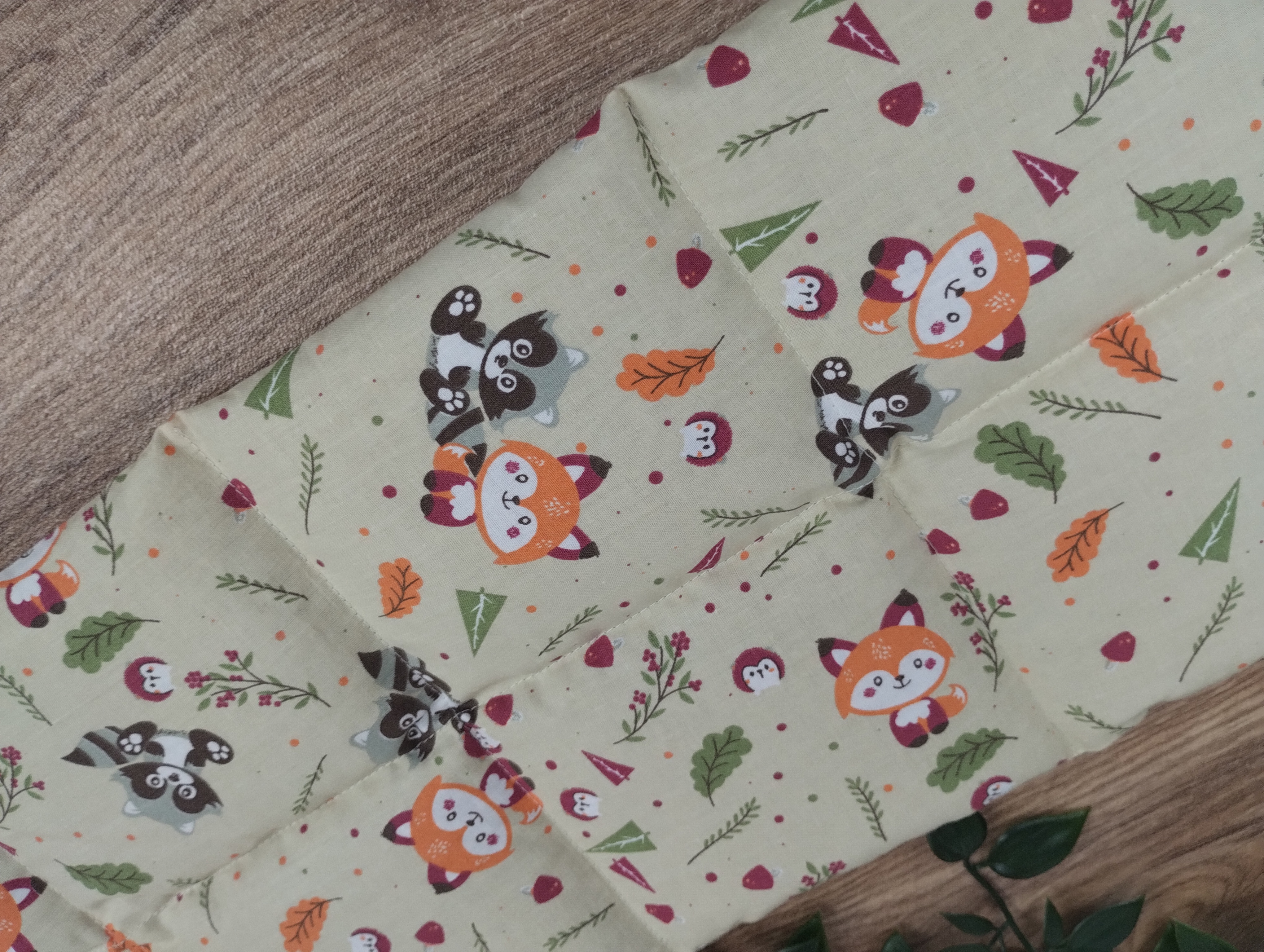 Körnerkissen Fuchs & Waschbär helles Olive/Bunt