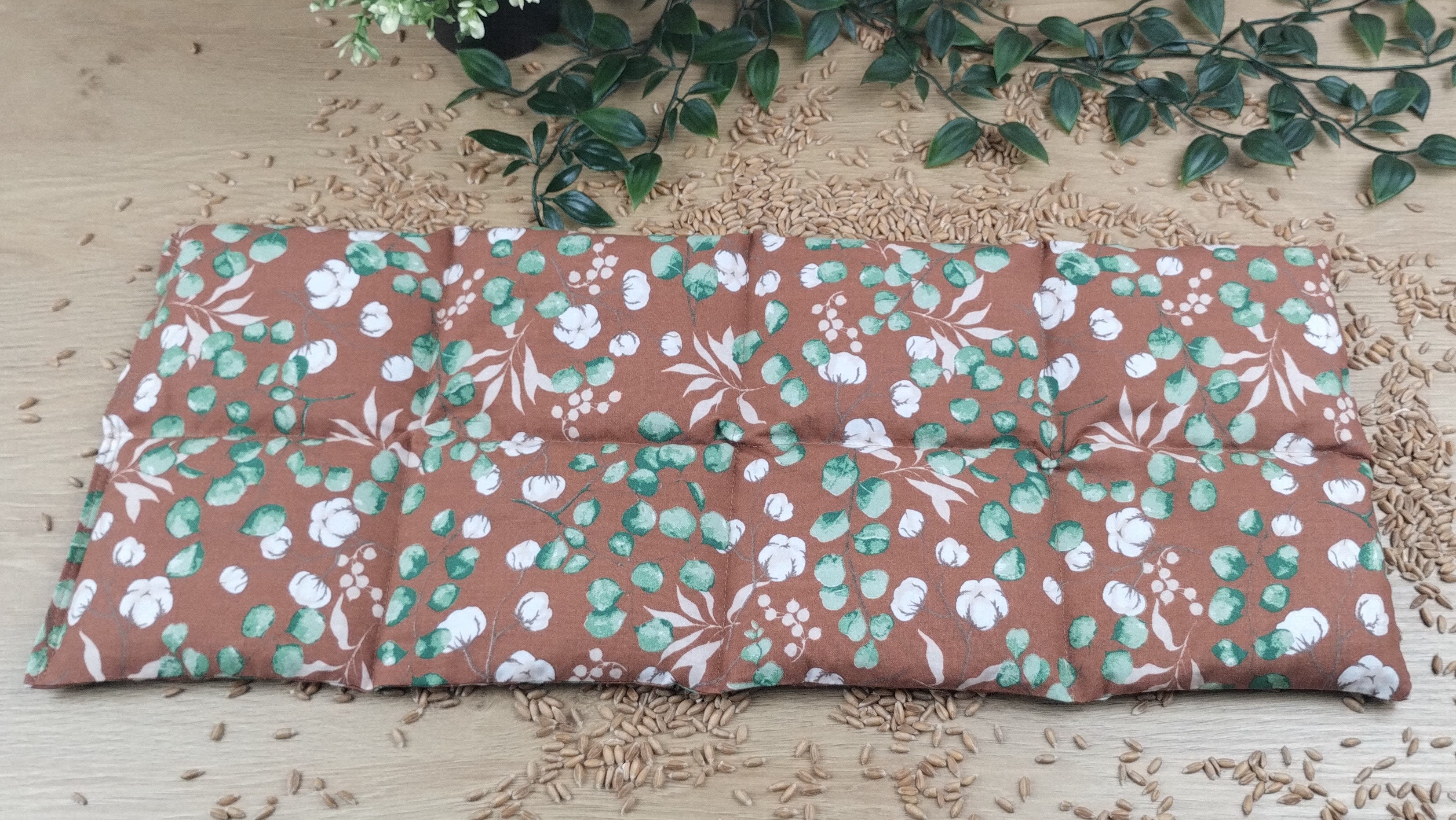 Körnerkissen Eucalyptus Braun