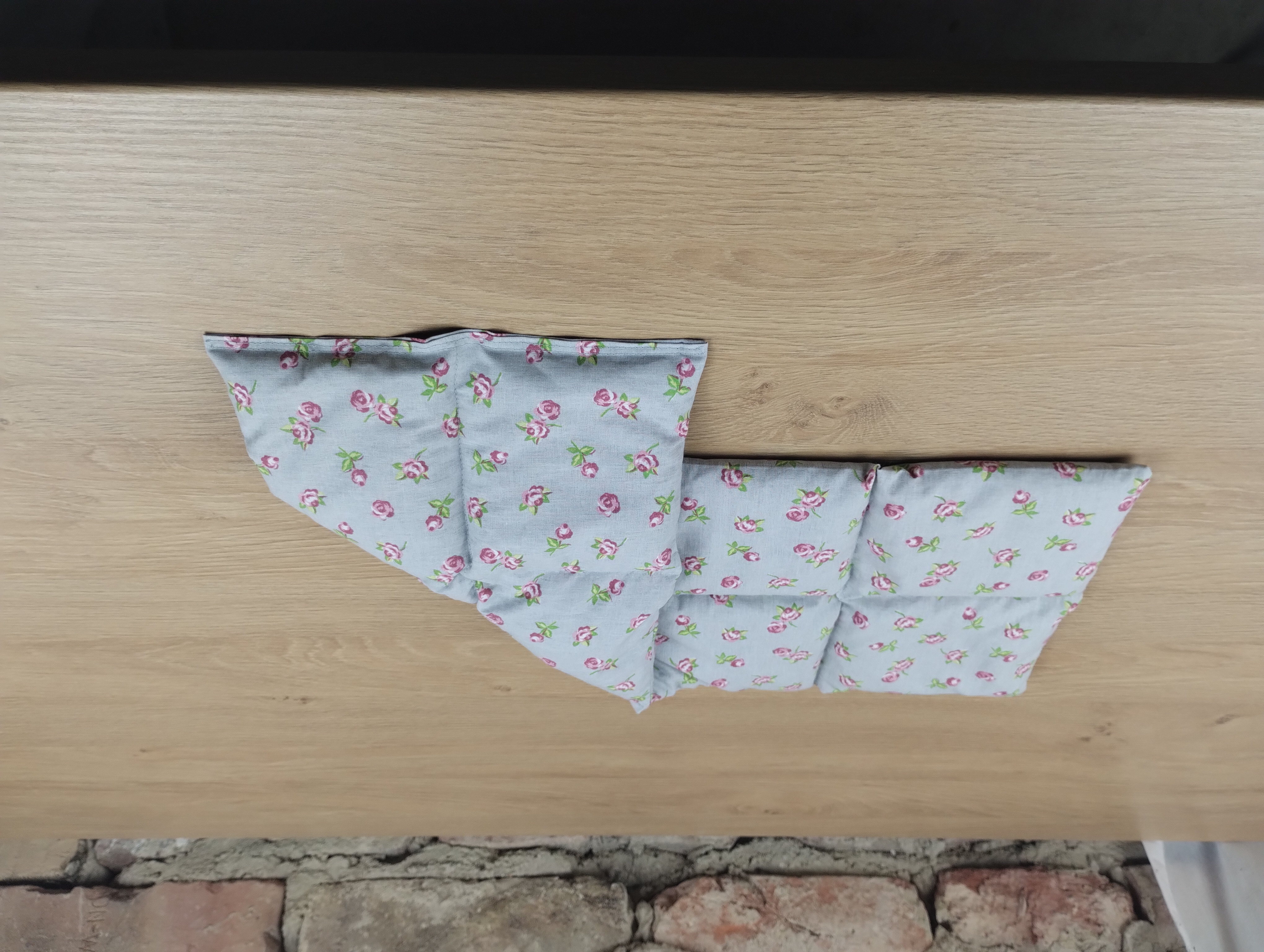 Körnerkissen Kleine Rosen Grau