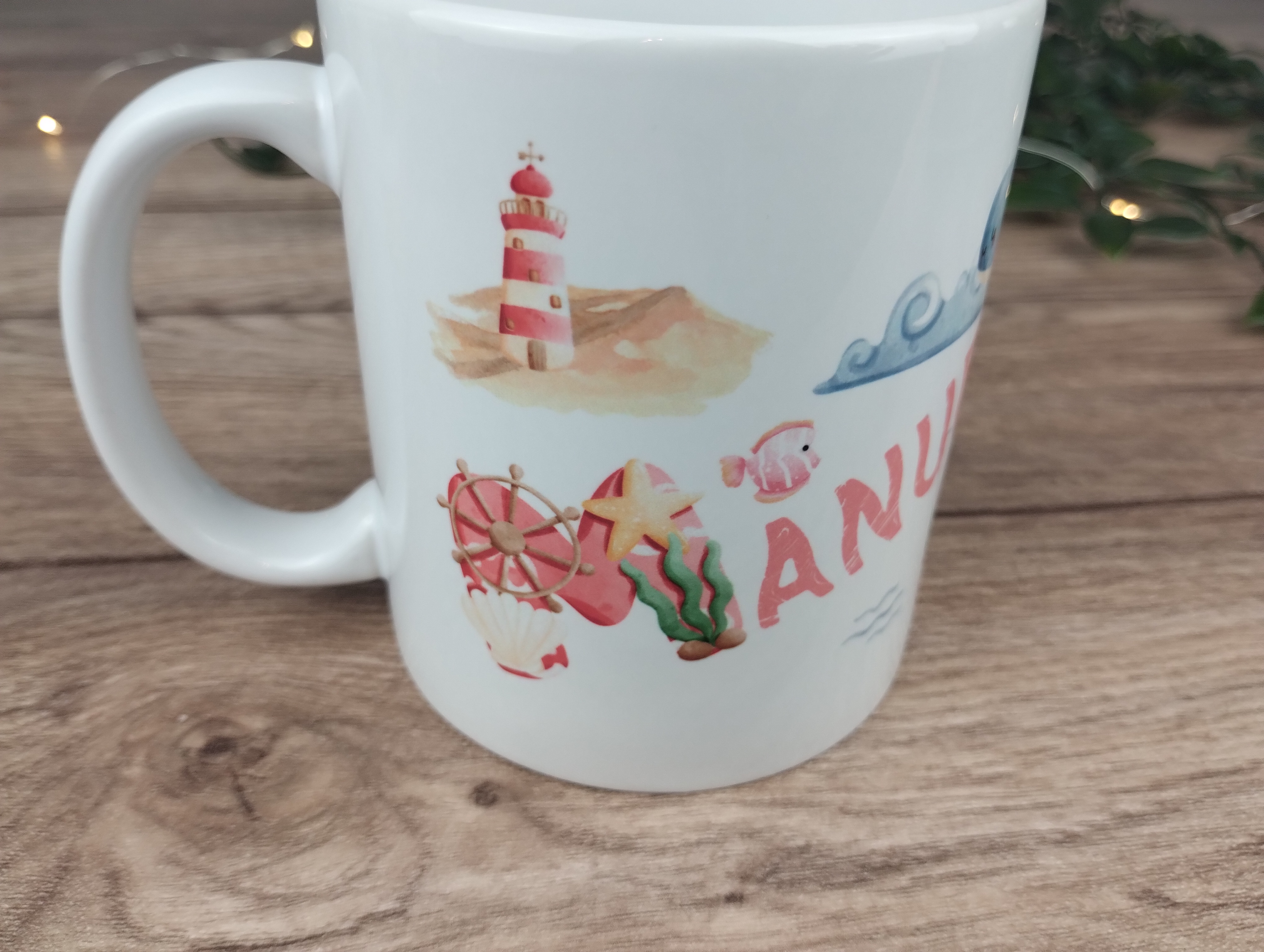 personalisierte Keramiktasse im maritimen Stil