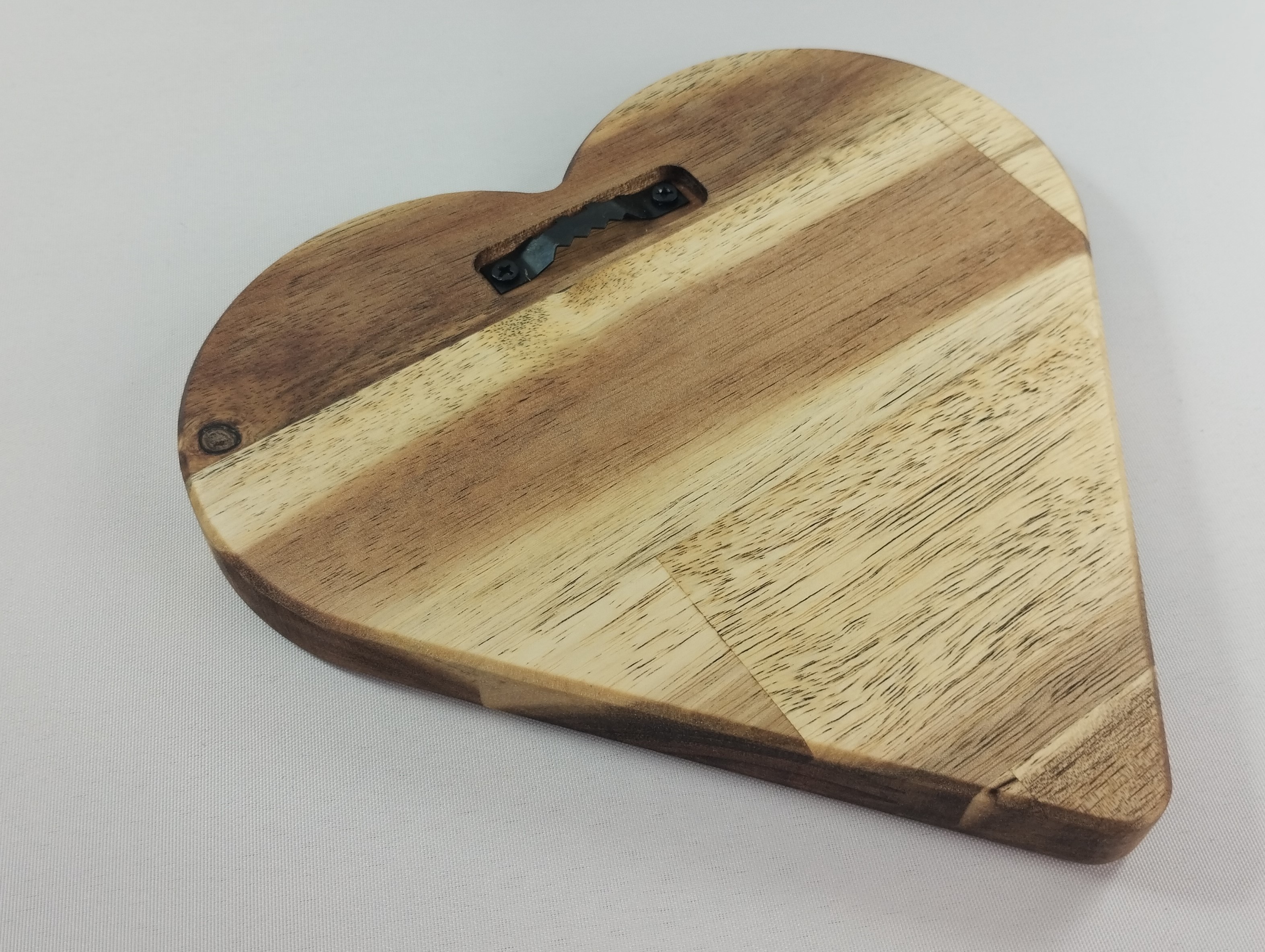 Personalisiertes Holzherz zum Aufhängen in Silber oder Messing/Gold