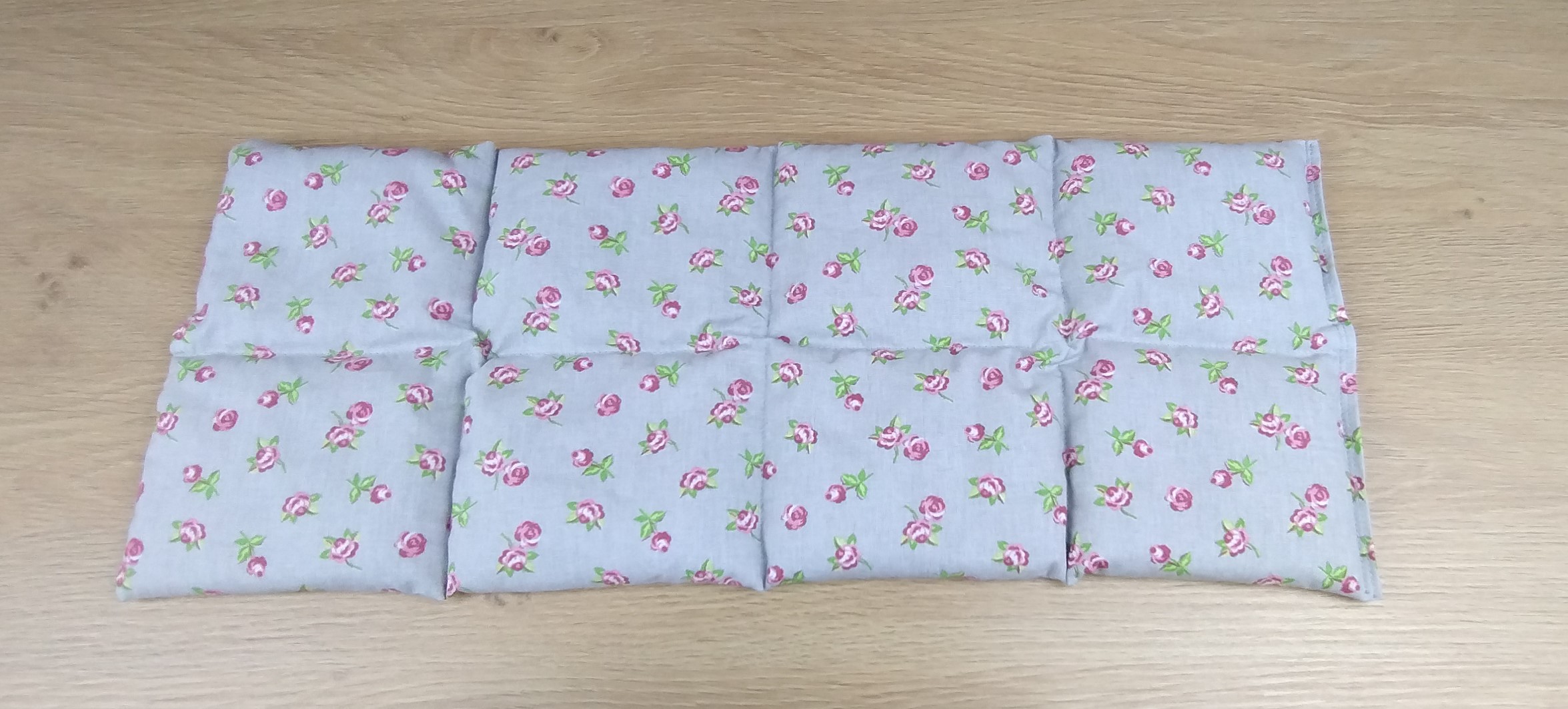 Körnerkissen Kleine Rosen Grau