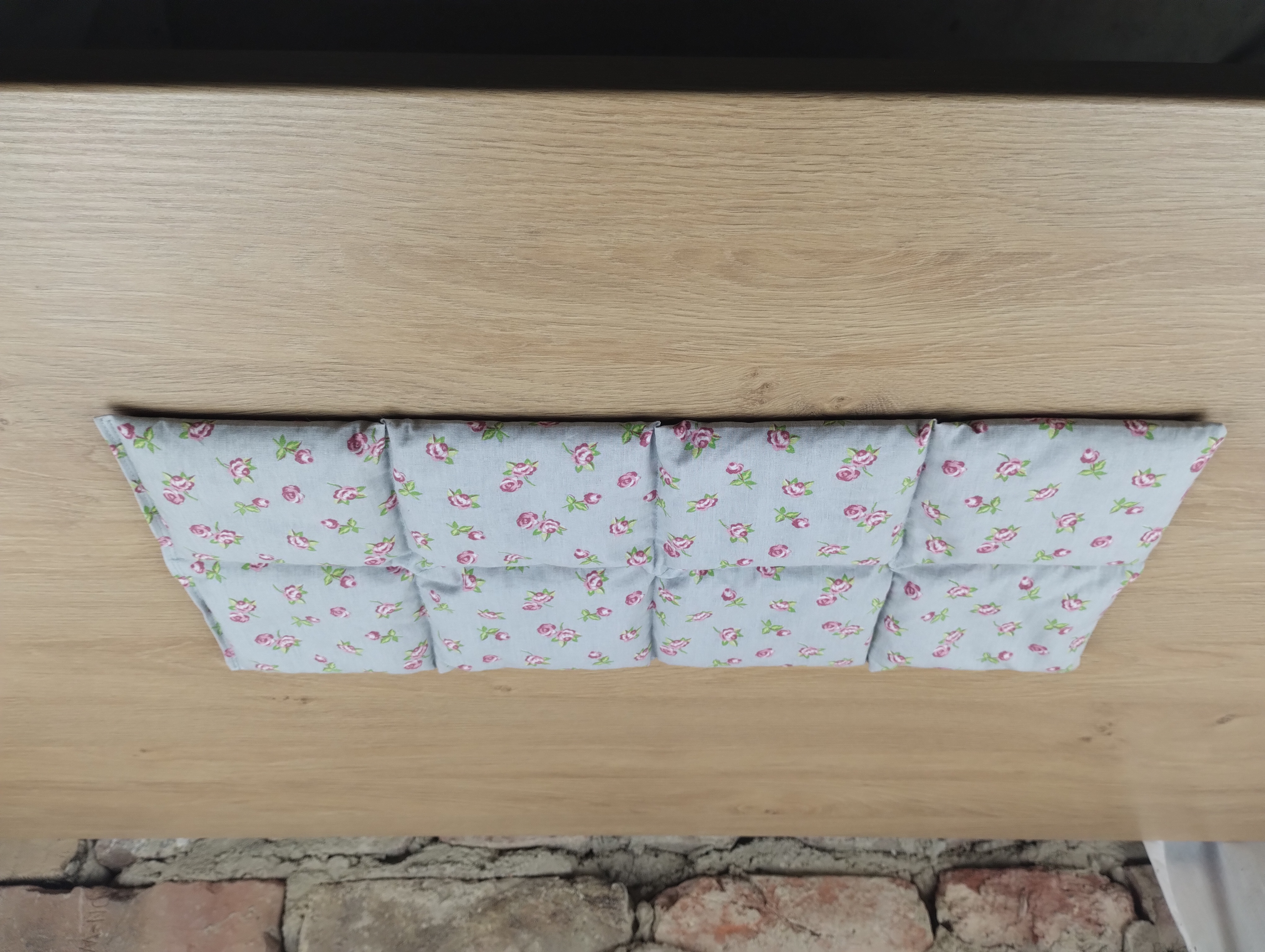 Körnerkissen Kleine Rosen Grau