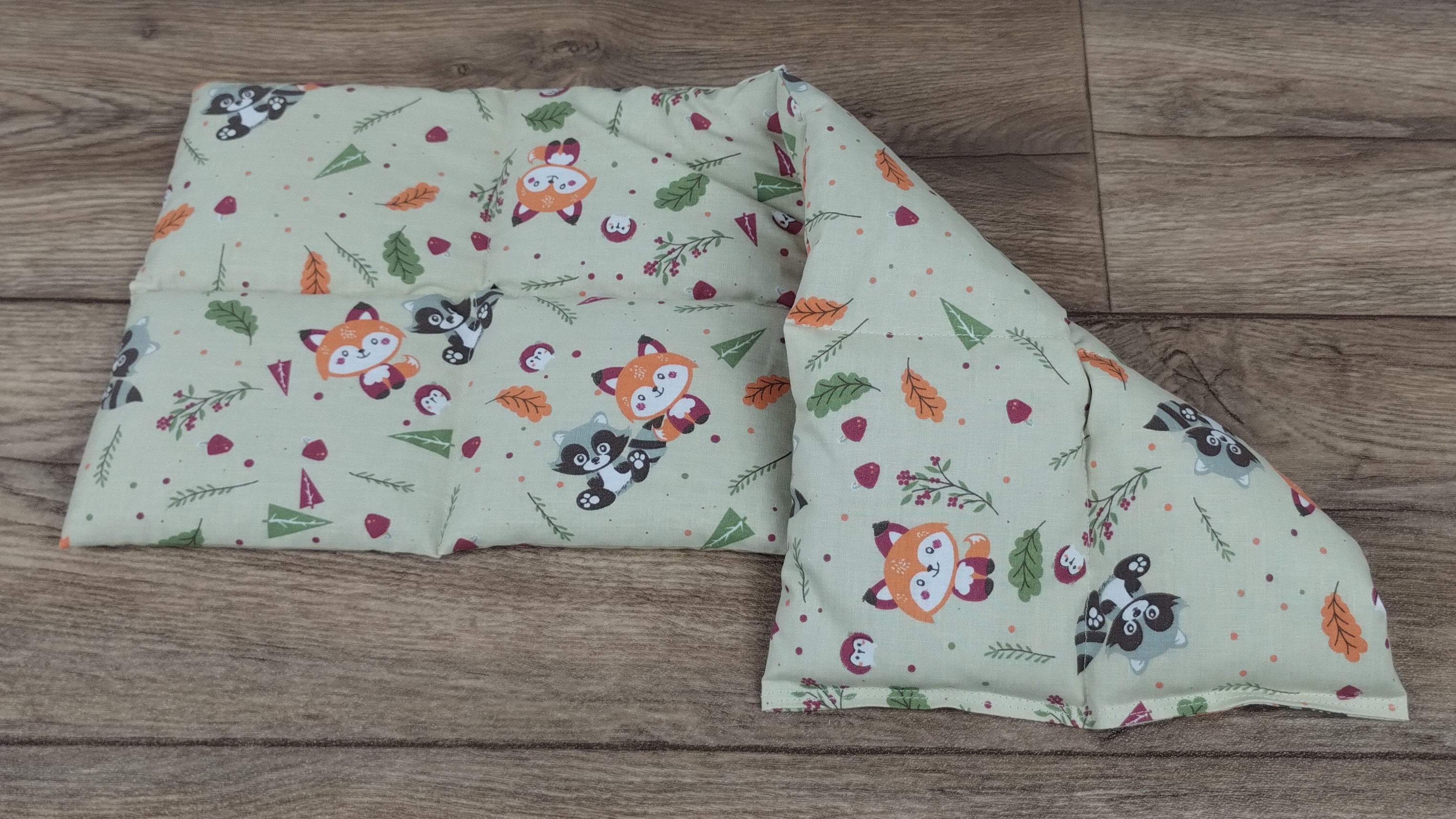 Körnerkissen Fuchs & Waschbär helles Olive/Bunt