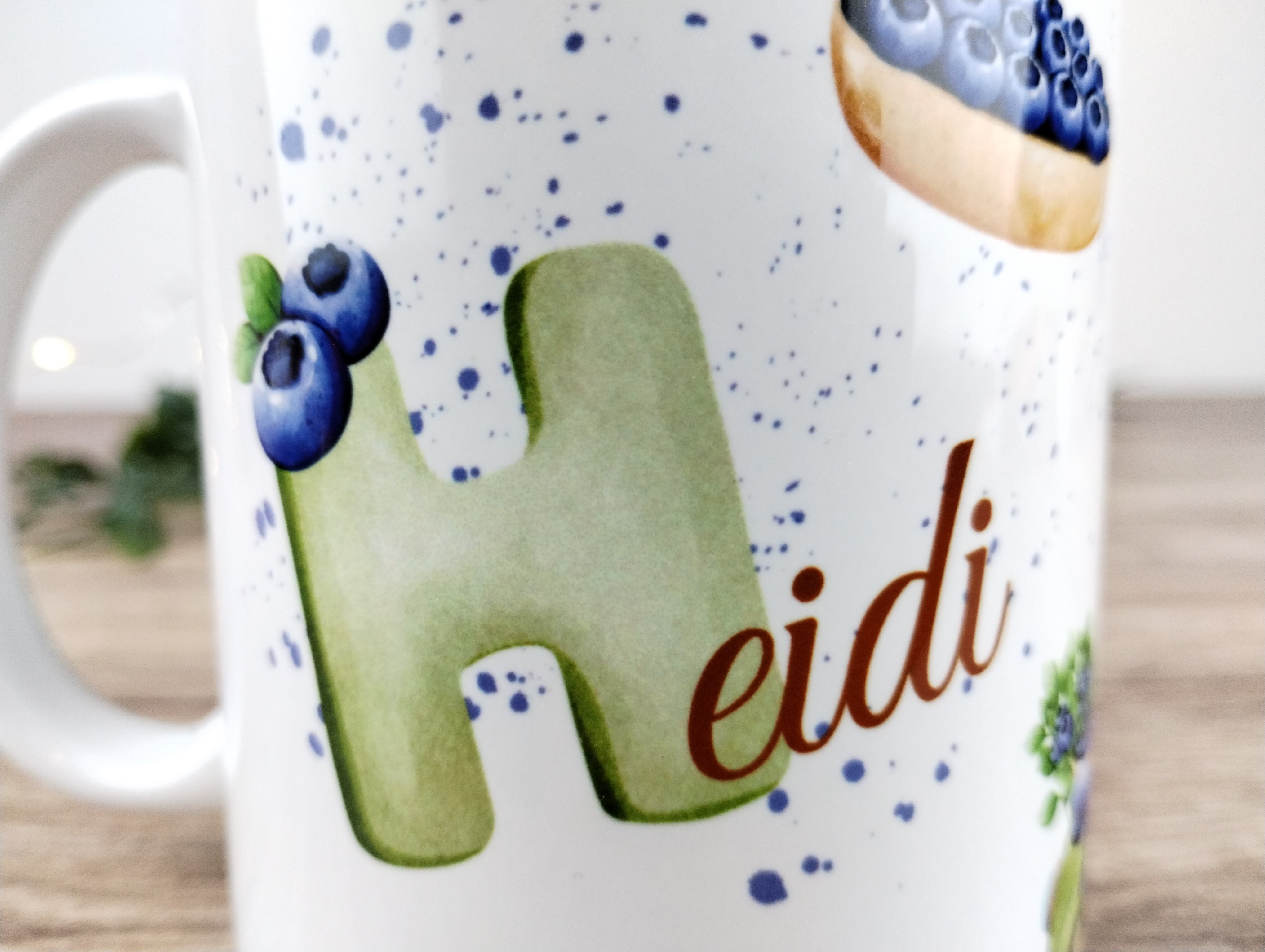 personalisierte Keramiktasse mit Gnommotiven